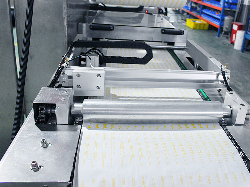 Automatic labeling packaging machine features, applications and advantages of analysis