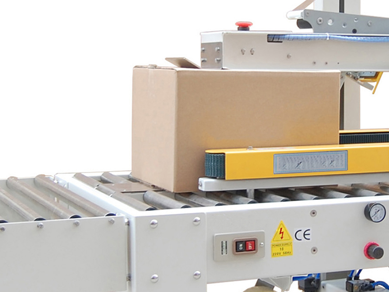 The automatic flap-folding carton sealer is a key piece of equipment for the automation upgrade of modern packaging.